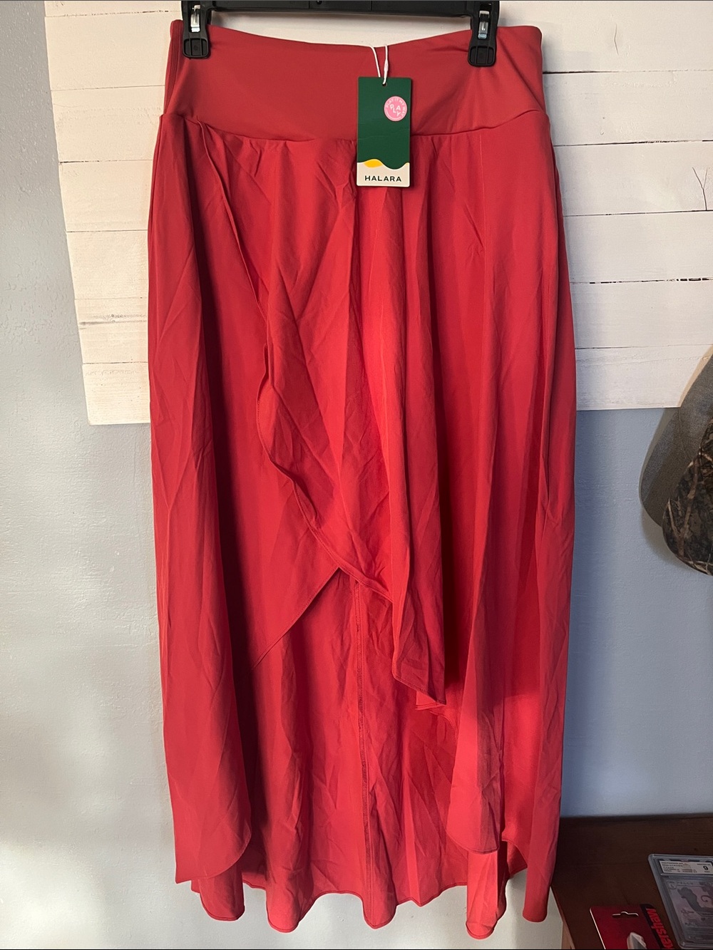 HALARA Coral-Red High-Low Midi Skirt with Ruffle Detail